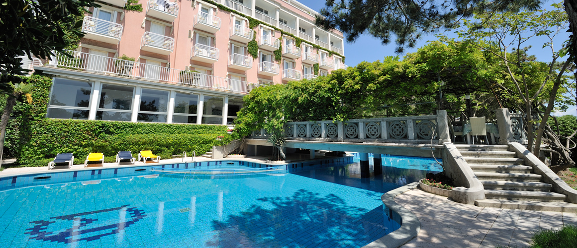 Piscina hotel Marin